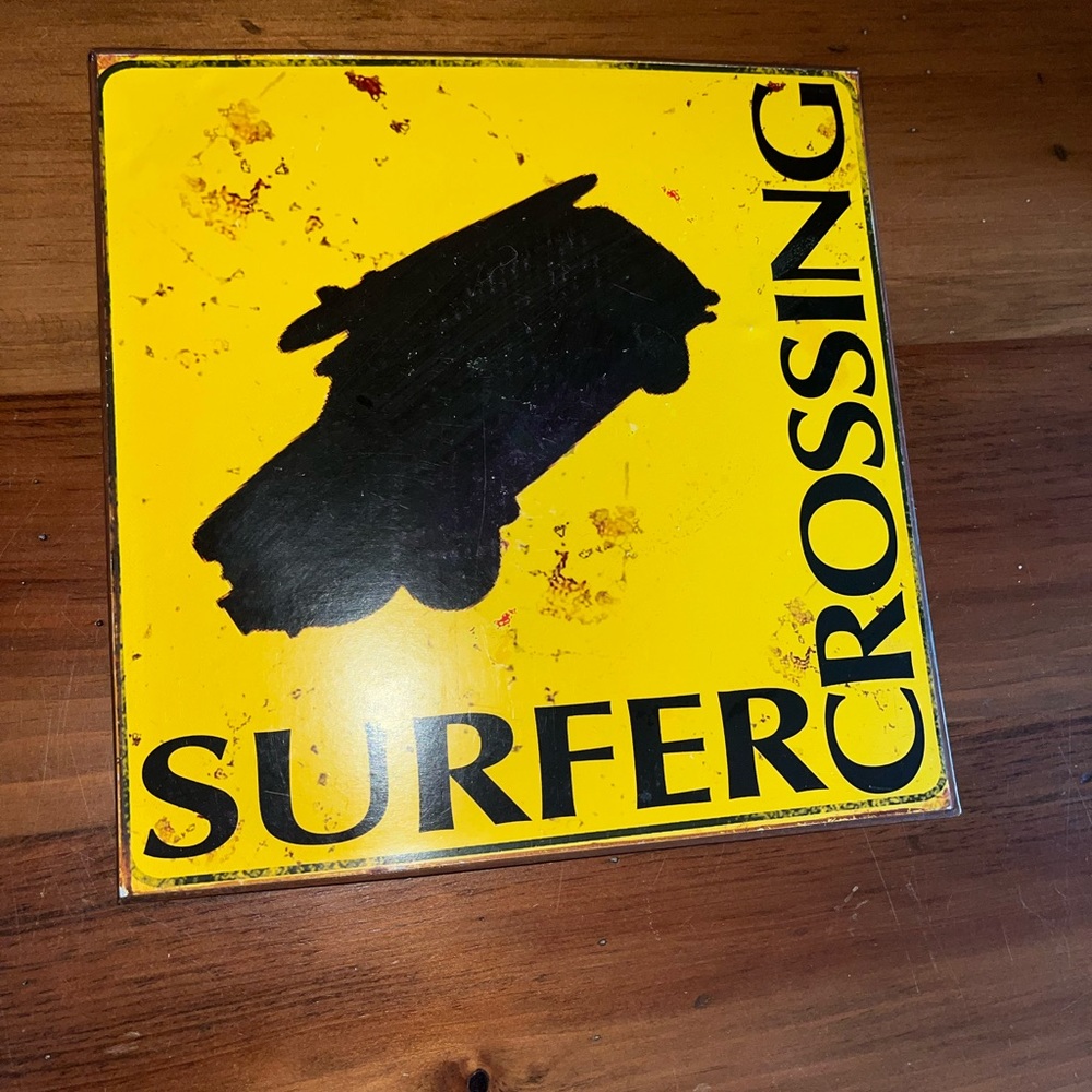 Surfer Crossing Sign - Picture 3 of 6